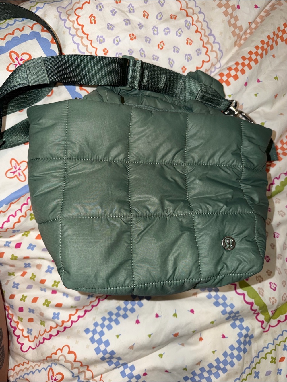 lululemon athletica Quilted Forest Green Tote - Picture 2 of 3